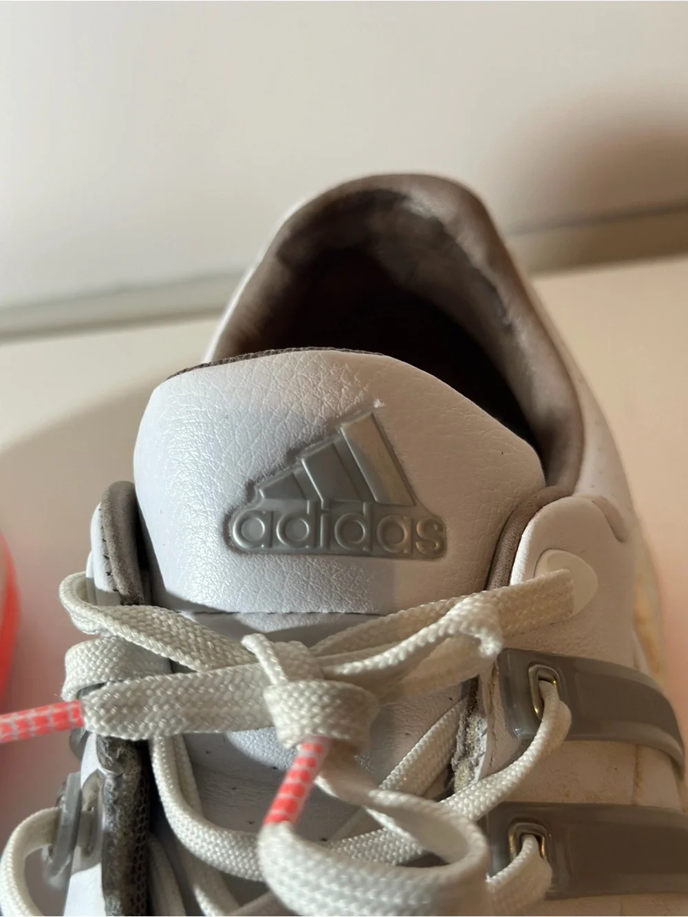 Adidas Tour360 22 Boost Golf Shoes Men’s 8.5 White Silver Orange Spikeless GV724